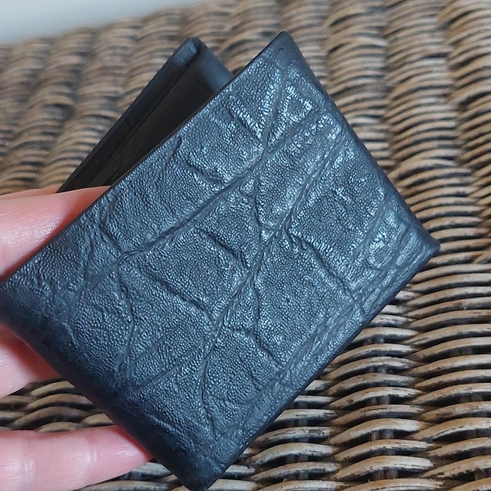 Vintage Meeker Elephant Cowhide Wallet - Picture 3 of 16